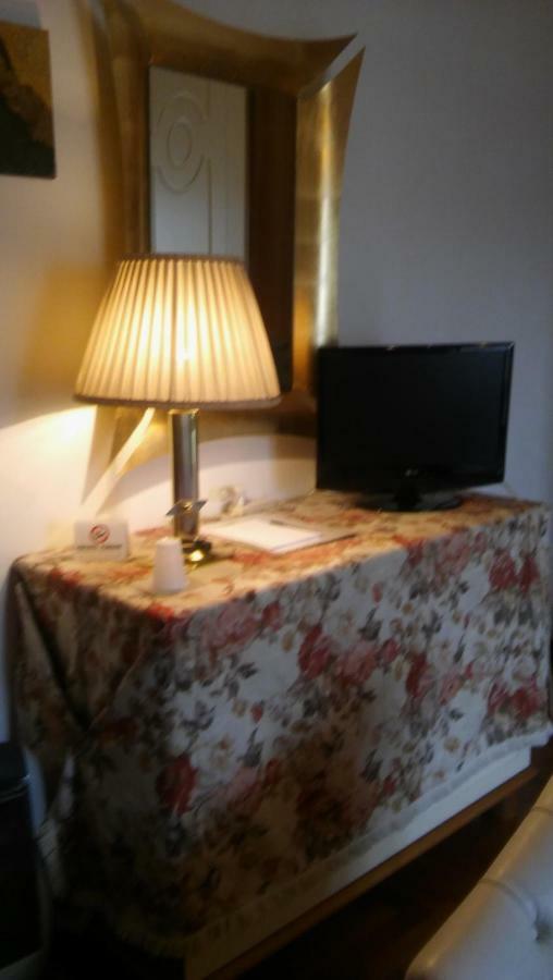 B&B Silvana Salernes Extérieur photo